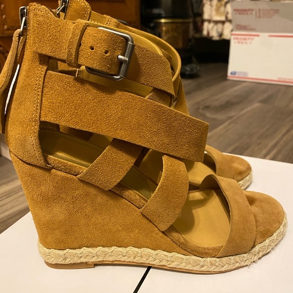 Dolce Vita wedges - Picture 2 of 8